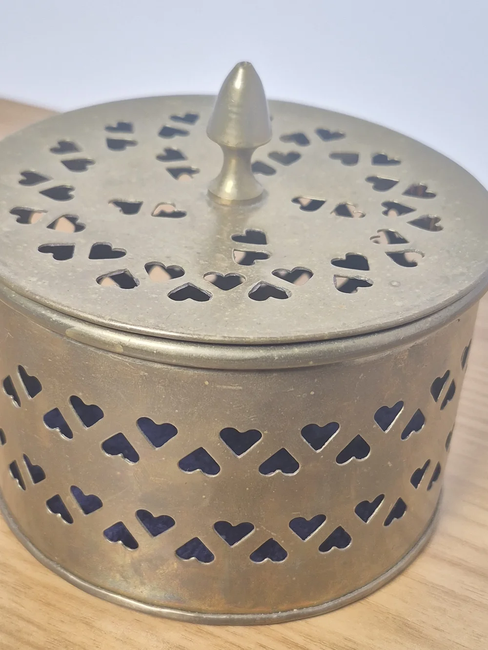 Gatco Brass Heart-Cut Round Jewelry Box with Knob Lid